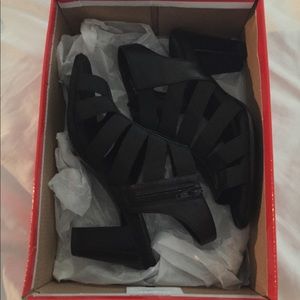 Women's dressy shoes